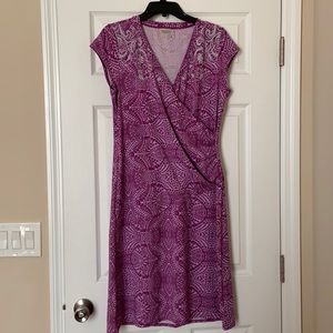 Athleta wrap dress with cap sleeves in raspberry.  Size Large mid length.